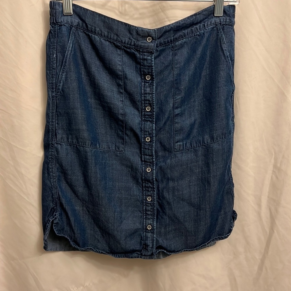 Loft Chambray denim button front skirt